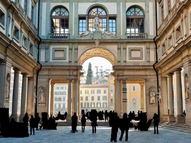 Appartamento in affitto di 150 m² in Piazza della Indipendenza