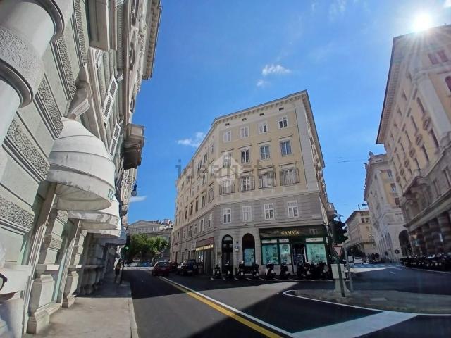 Appartamento in affitto di 150 m² in Piazza San Giovanni, 4
