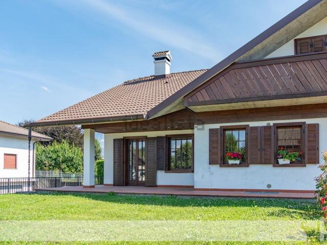 Appartamento in affitto di 151 m² in Via Cal de Messa, 39
