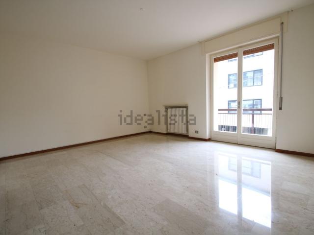 Appartamento in affitto di 151 m² in Via Milano, 11