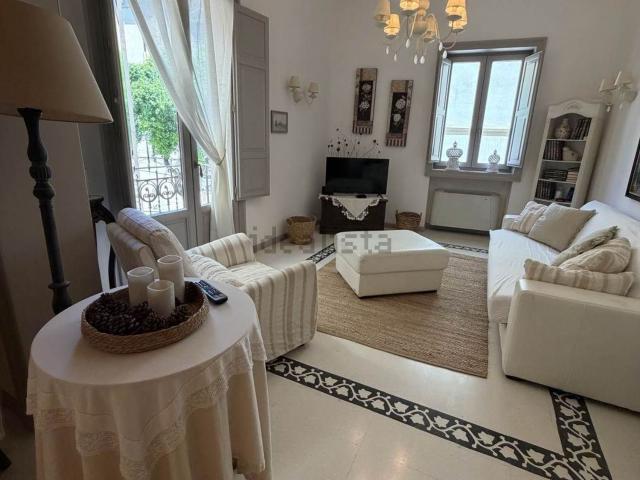 Appartamento in affitto di 152 m² in Via Ximenes, 22