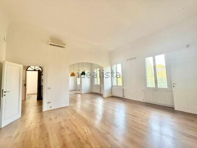 Appartamento in affitto di 152 m² in Viale del Poggio Imperiale