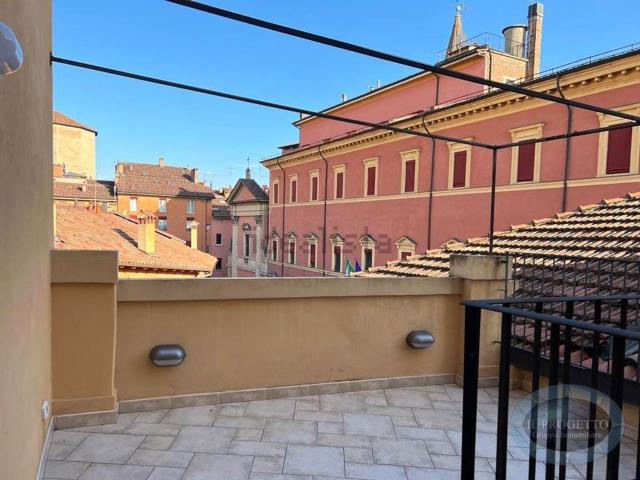 Appartamento in affitto di 153 m² in Via Santa Margherita, 4