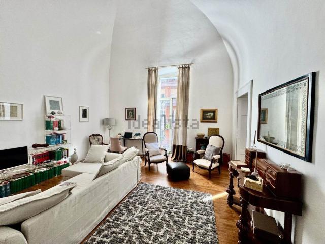 Appartamento in affitto di 153 m² in Via Sparano da Bari, 57