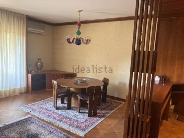 Appartamento in affitto di 155 m² in Via Bezzecca