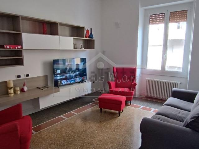 Appartamento in affitto di 155 m² in Via Giuseppe Brignoni, 3