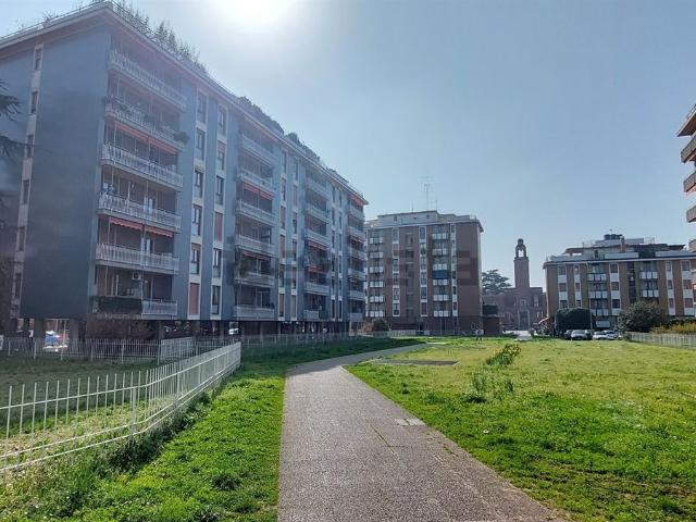 Appartamento in affitto di 155 m² in Via Giosuè Carducci, 13