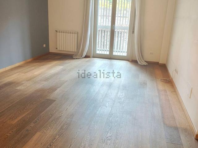 Appartamento in affitto di 155 m² in Via Eugenio di Mattei, 3