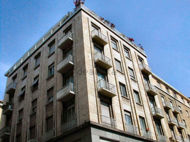 Appartamento in affitto di 155 m² in Via San Quintino, 4
