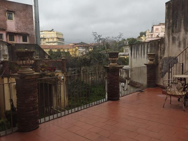 Appartamento in affitto di 155 m² in Via SS. Crocifisso, 6