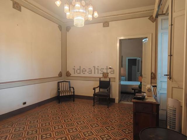 Appartamento in affitto di 155 m² in Via SS. Crocifisso, 6