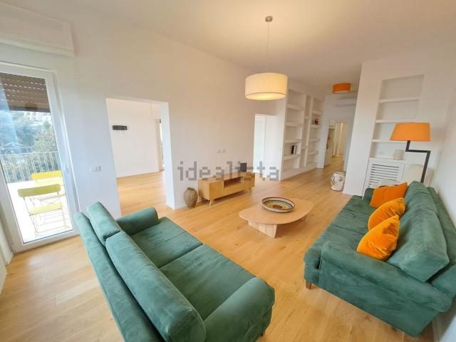 Appartamento in affitto di 155 m² in Via Torquato Tasso, 480