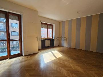 Appartamento in affitto di 155 m² in Via Ventimiglia