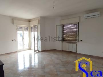 Appartamento in affitto di 155 m² in Via Vittorio Emanuele