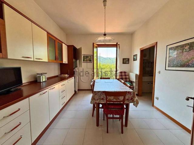 Appartamento in affitto di 155 m² in Frazione Catignano, 34