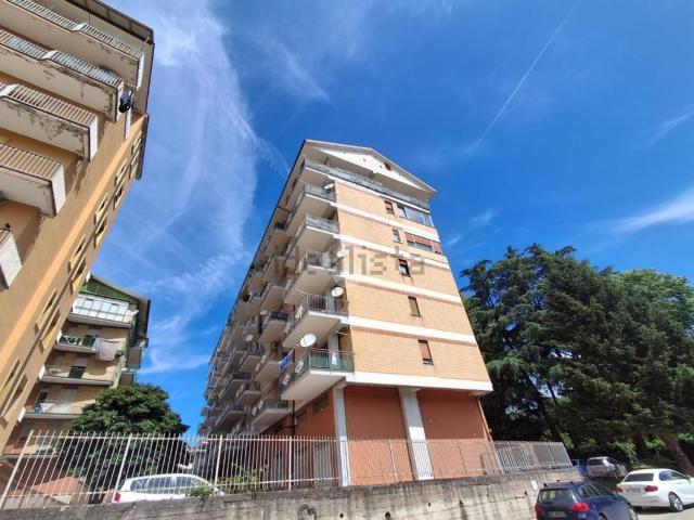 Appartamento in affitto di 156 m² in Via Antonio Annarumma, 42