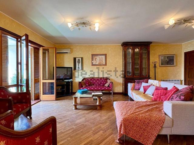 Appartamento in affitto di 156 m² in Via Augusto Murri, 11