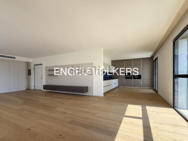 Appartamento in affitto di 156 m² in Via Giacomo Medici, 40