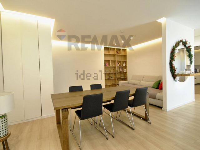 Appartamento in affitto di 157 m² in Via Andrea Costa, 3