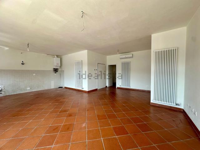 Appartamento in affitto di 157 m² in Via Alpone, 18