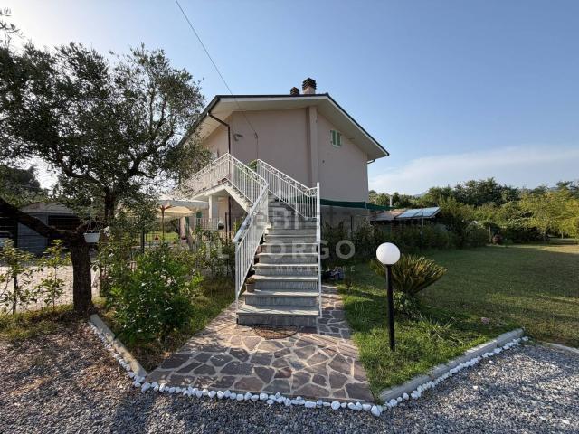 Appartamento in affitto di 157 m² in Via Pietro Linari