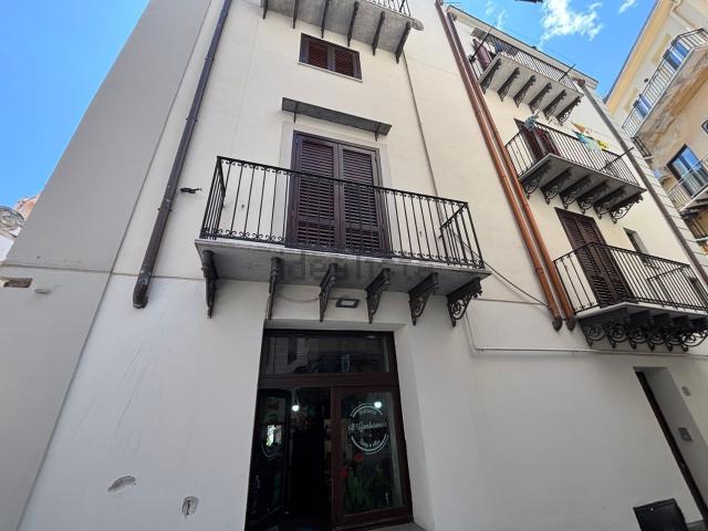 Appartamento in affitto di 158 m² in Via Coltellieri