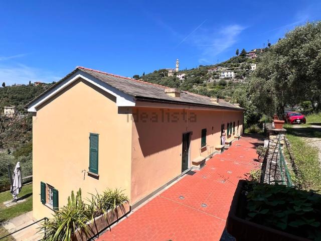 Appartamento in affitto di 158 m² in Via Cornice di Sant&apos Ambrogio