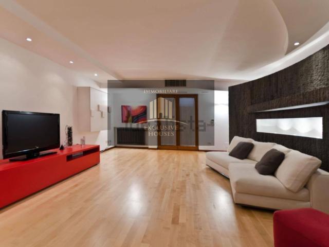 Appartamento in affitto di 158 m² in Via del Ginnasio