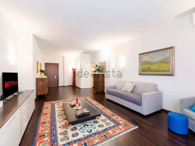 Appartamento in affitto di 159 m² in Via Valtorta, 4