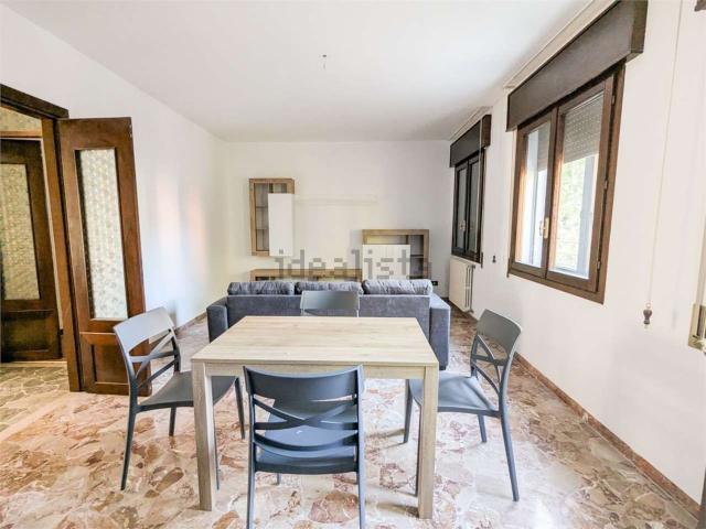 Appartamento in affitto di 160 m² in Via Torquato Tasso, 11