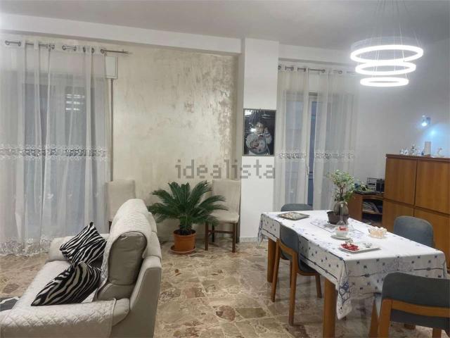 Appartamento in affitto di 160 m² in Via Taro