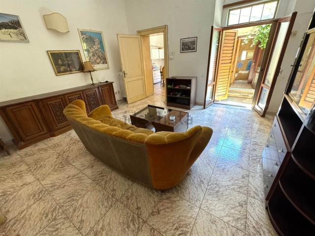 Appartamento in affitto di 160 m²