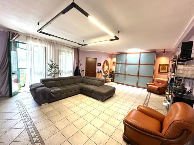 Appartamento in affitto di 160 m²