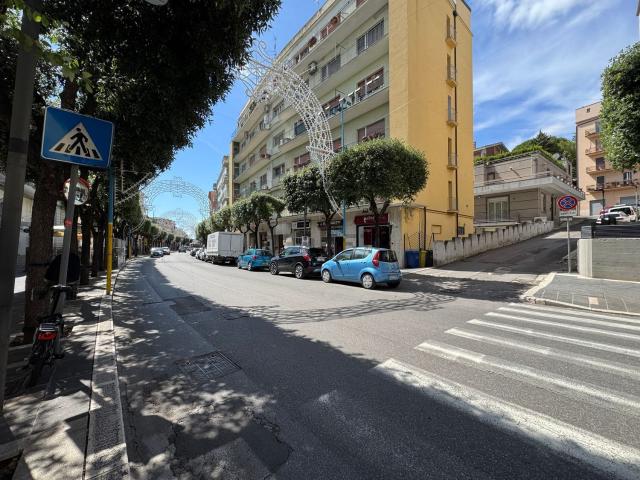 Appartamento in affitto di 160 m² in Via Annunziatella