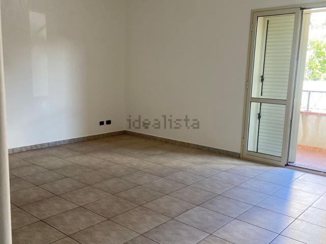 Appartamento in affitto di 160 m² in Via Abate Sant&apos Elia, 147