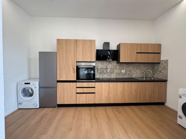 Appartamento in affitto di 160 m² in Via Armari, 5