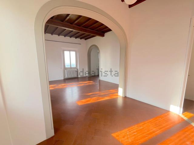 Appartamento in affitto di 160 m² in Via BOLOGNESE NUOVA