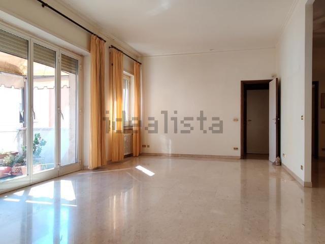 Appartamento in affitto di 160 m² in Via Giovanni Battista de Rossi