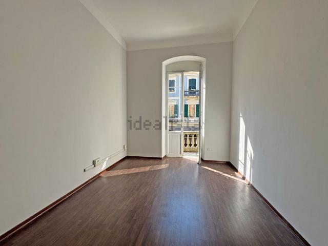 Appartamento in affitto di 160 m² in Via Domenico Chiodo, 115