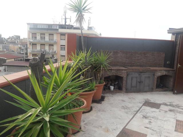 Appartamento in affitto di 160 m² in Via dei Vespri, 166