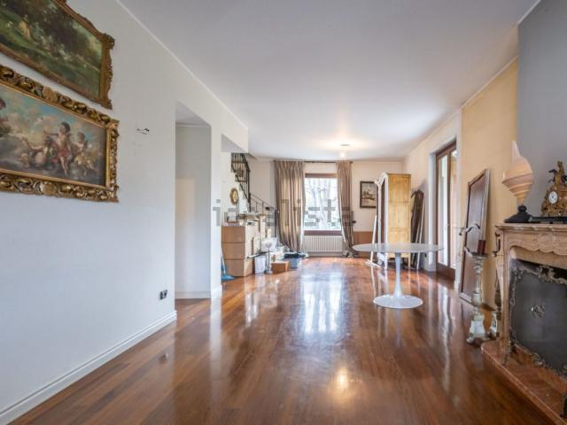 Appartamento in affitto di 160 m² in Via della Resega, 30