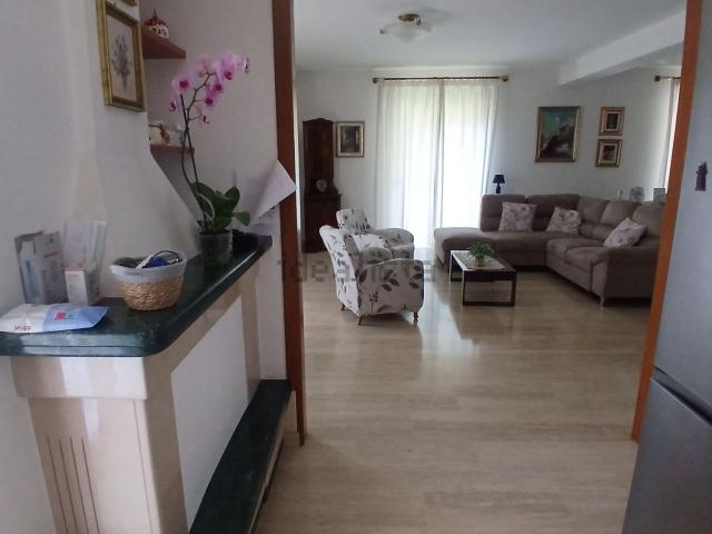 Appartamento in affitto di 160 m² in Via delle Cupe