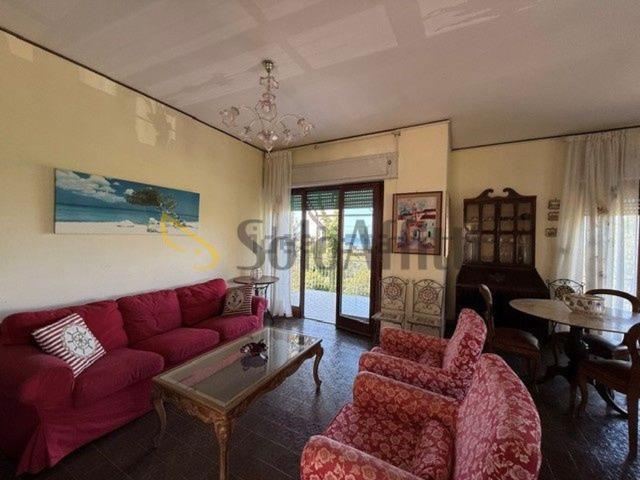 Appartamento in affitto di 160 m² in Via delle Perle