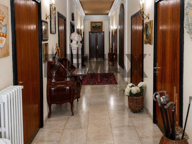 Appartamento in affitto di 160 m² in Via Felice Migliori, 19