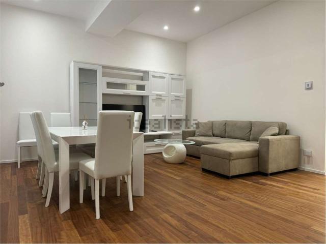 Appartamento in affitto di 160 m² in Via Luigi Carlo Farini