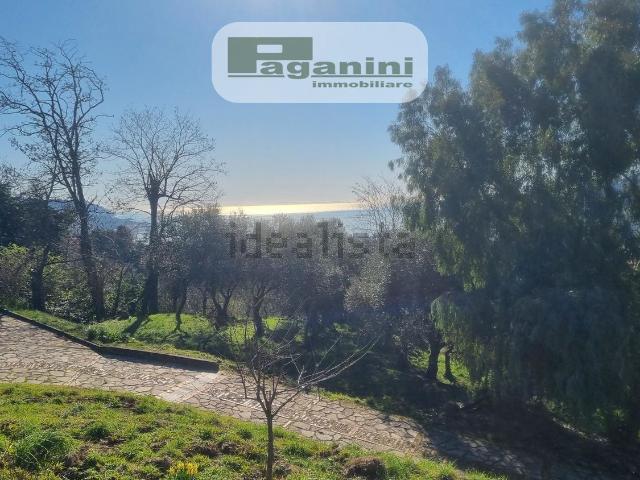 Appartamento in affitto di 160 m² in Via Montalbano