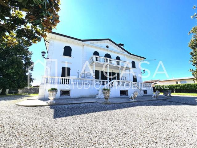 Appartamento in affitto di 160 m² in Via Mazzini, 3