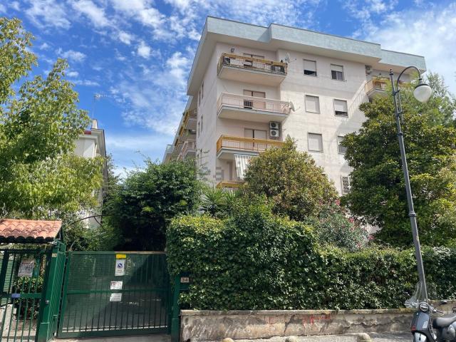 Appartamento in affitto di 160 m² in Via Salvatore Pagliano, 34