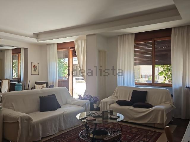 Appartamento in affitto di 160 m² in Via Ponte di Tappia, 82