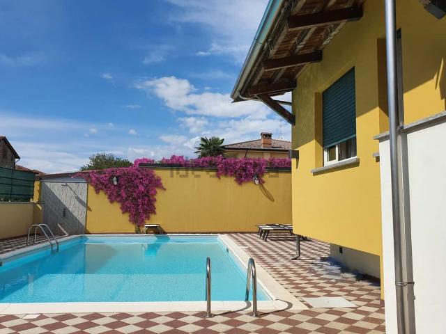Appartamento in affitto di 160 m² in Via Palmiro Togliatti, 5